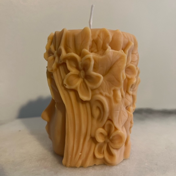 Majestic Lady Candle - Rose Petal Scent - Picture 2 of 4